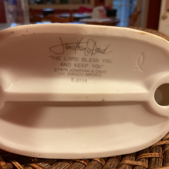 Jonathan & David Bride and Groom Figurine - Picture 3 of 3